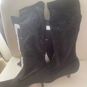 DONALD J PLINER velour fitted black boots with paisley print 7